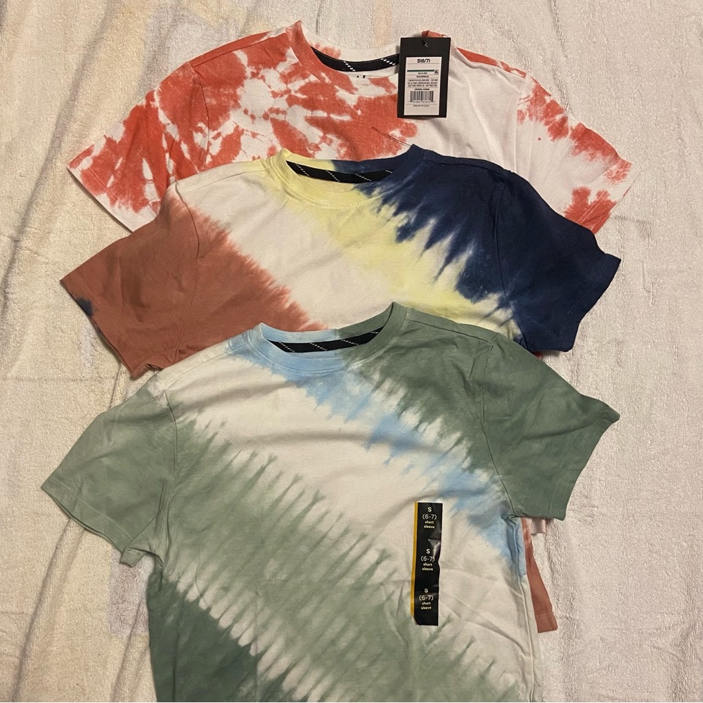 BUNDLE Boys “Art Class” and “Keith Haring” Tye Dye Short Sleeve Tshirt Small NWT